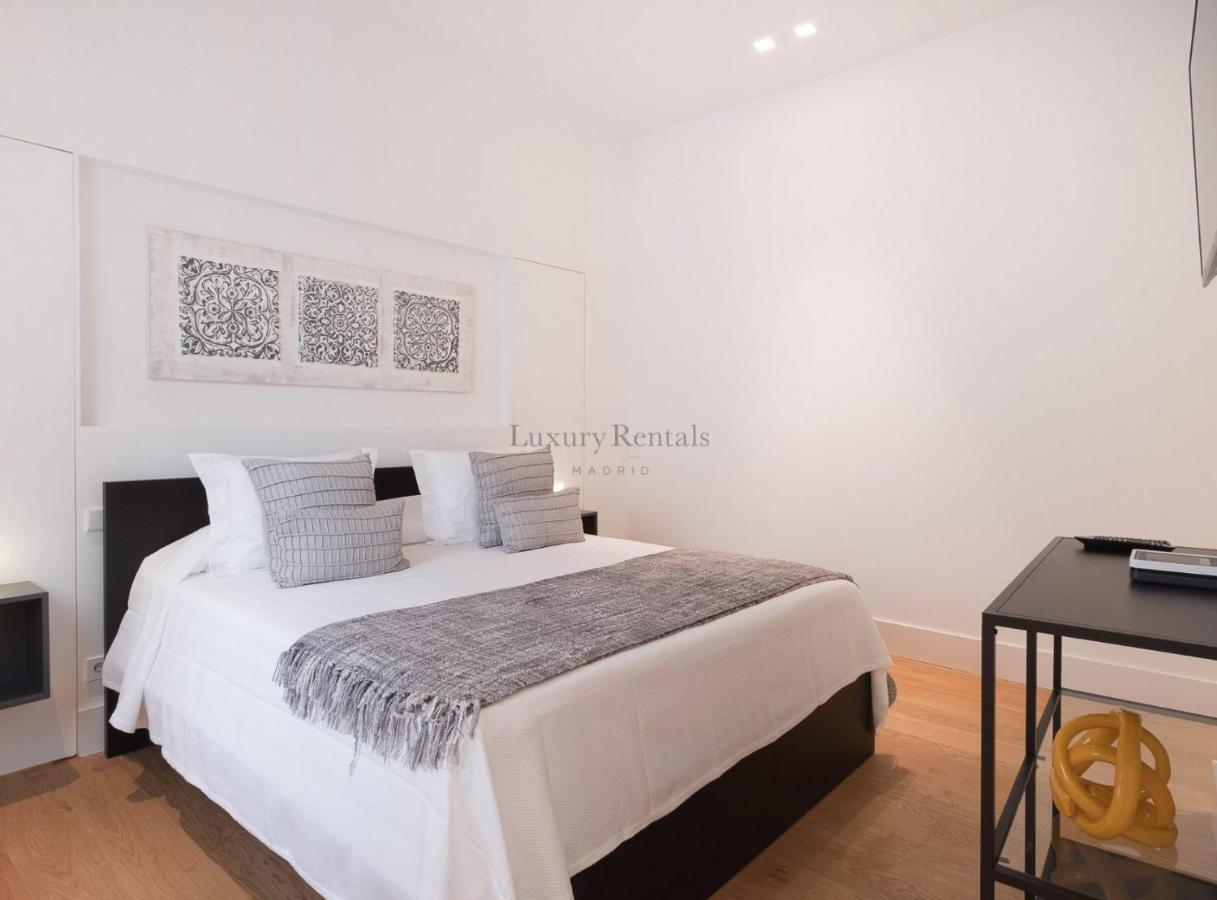 Bailen Palacio Real Apartment มาดริด ภายนอก รูปภาพ