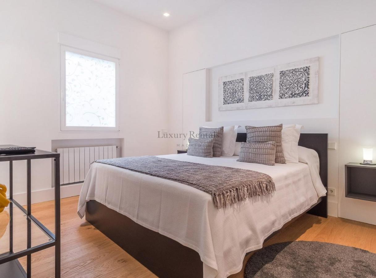 Bailen Palacio Real Apartment มาดริด ภายนอก รูปภาพ